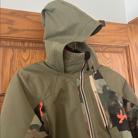 Obermeyer Boys Large Camouflage Hooded Jacket - Picture 4 of 11